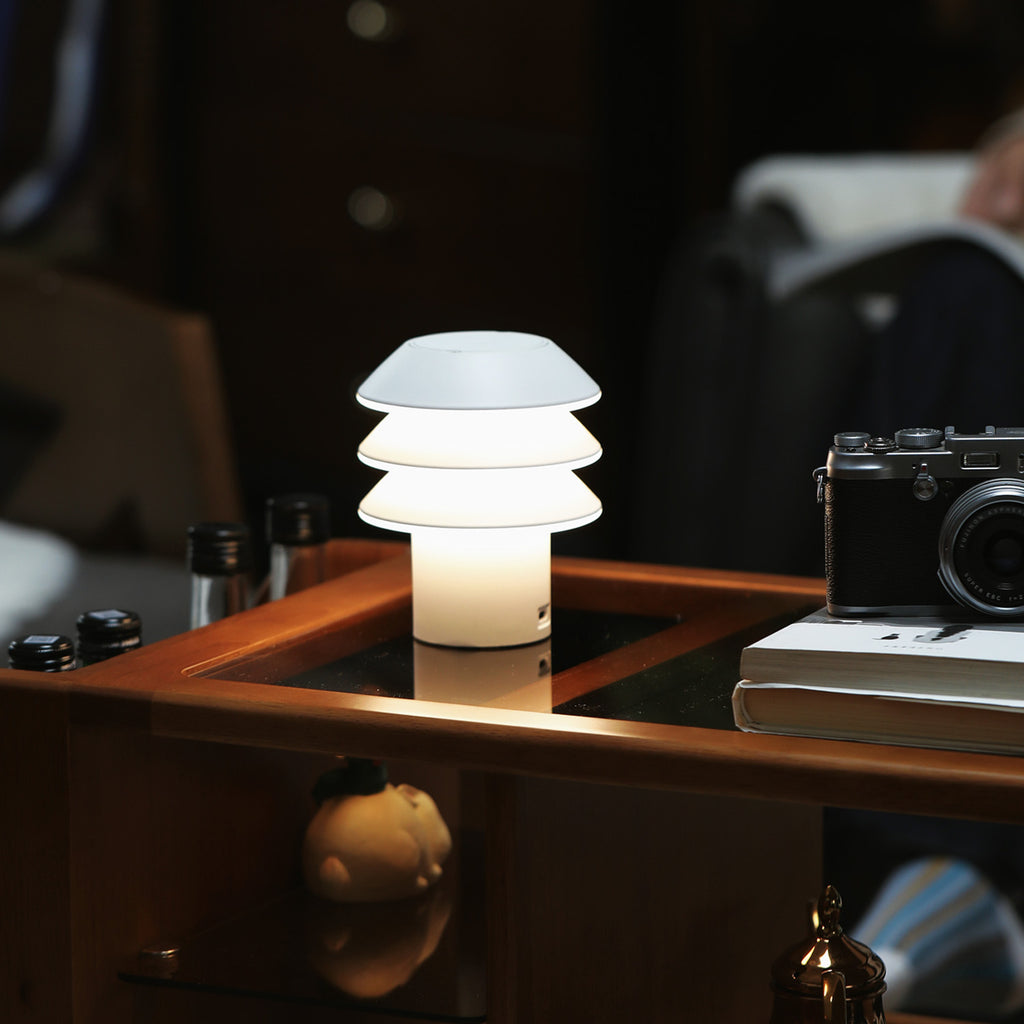 Lampe de table d'ambiance créative repensée lumière et ombre