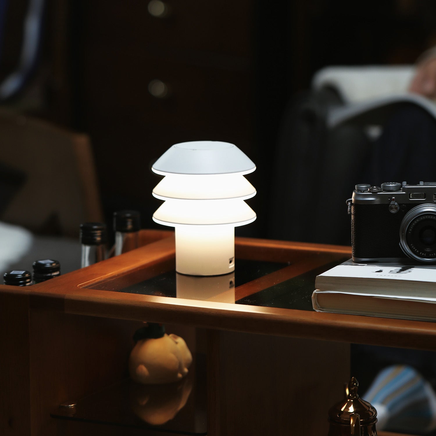Lampe de table d'ambiance créative repensée lumière et ombre
