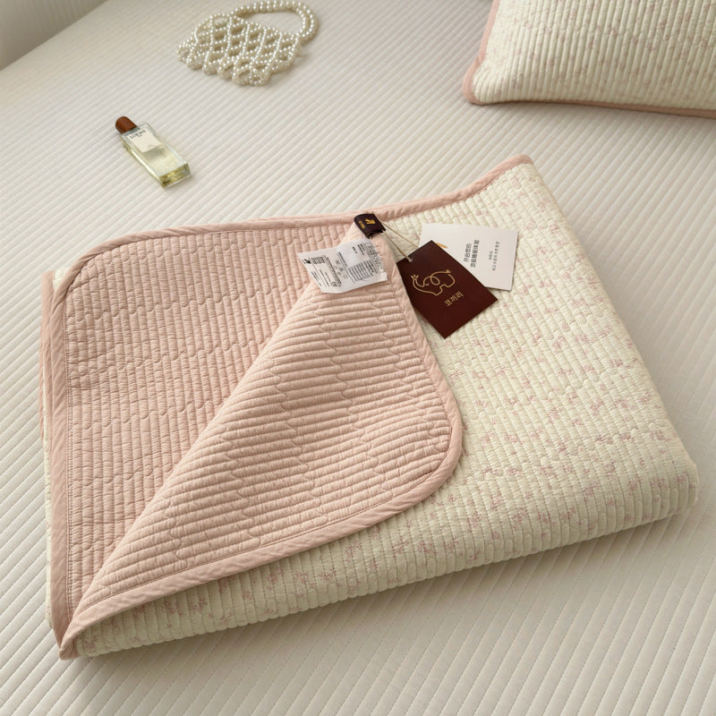 Double-sided pure cotton quilted throw