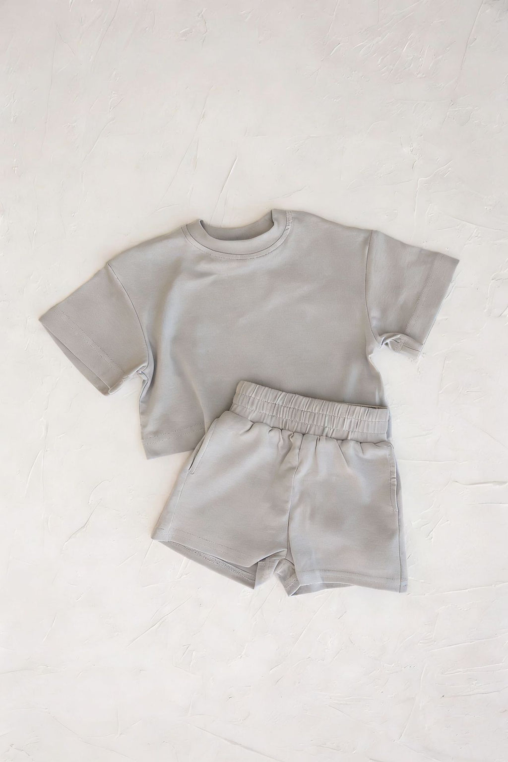 Short-sleeved T-shirt and shorts Two-piece set