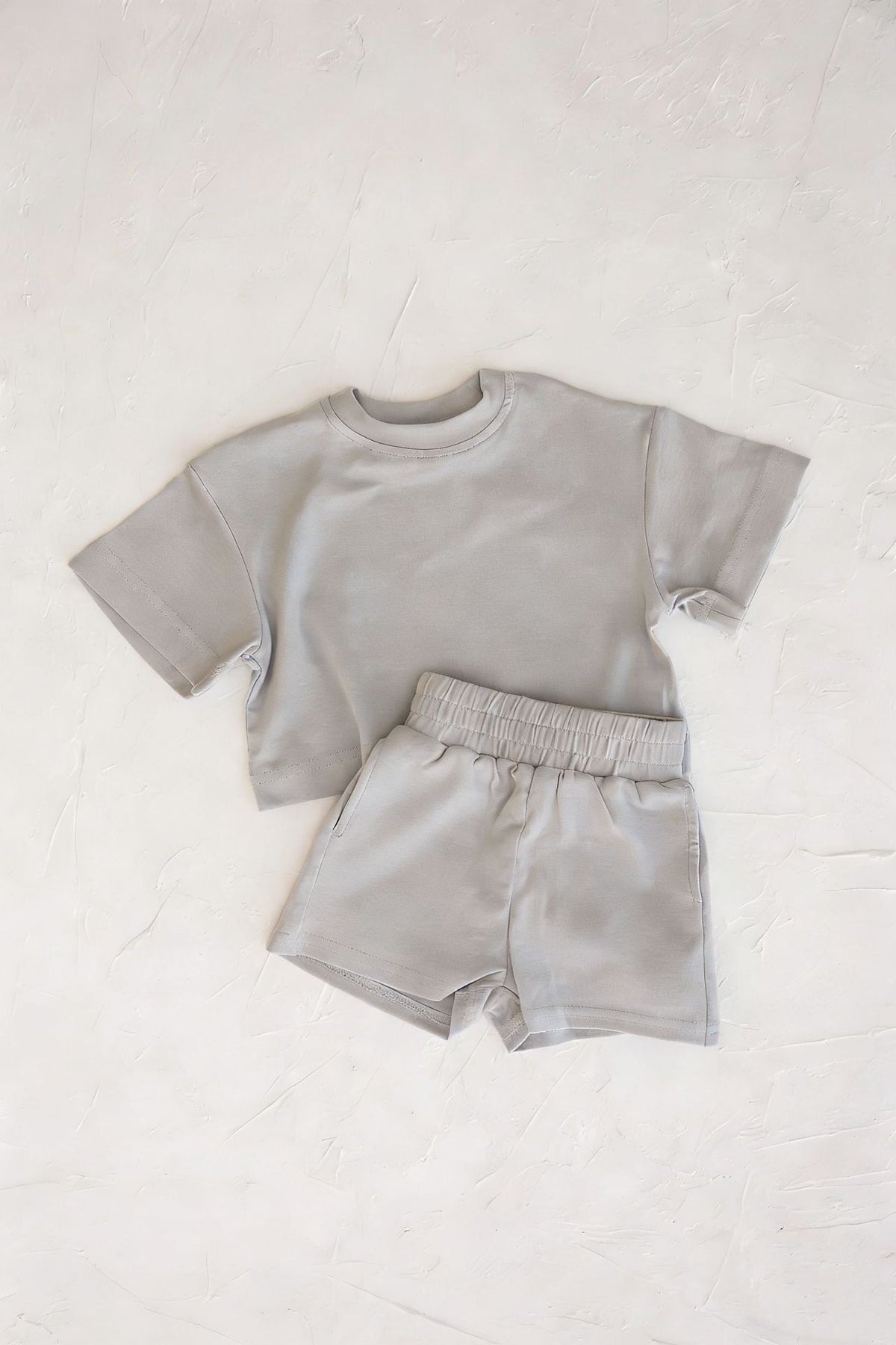 Short-sleeved T-shirt and shorts Two-piece set