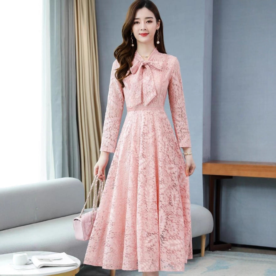 Robe de dentelle à manches longues pour femmes