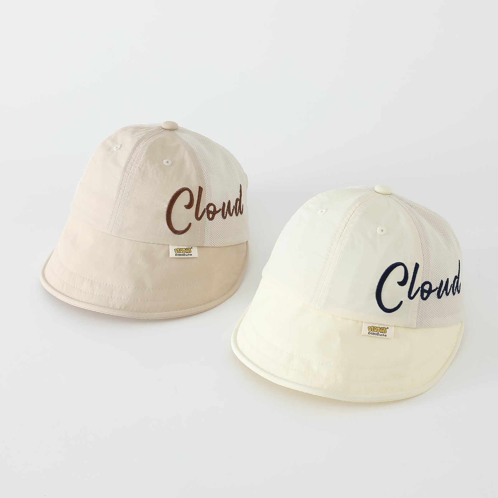 Chapeau de soleil de broderie anglaise pour enfants d'été avec tissu de filet latéral pour la ventilation et doux