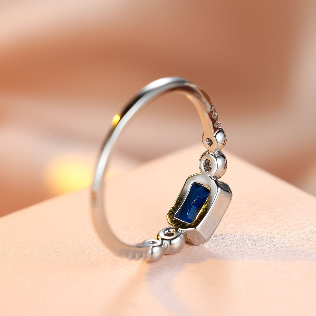 Simple saphir bleu rectangulaire et bague Zircon