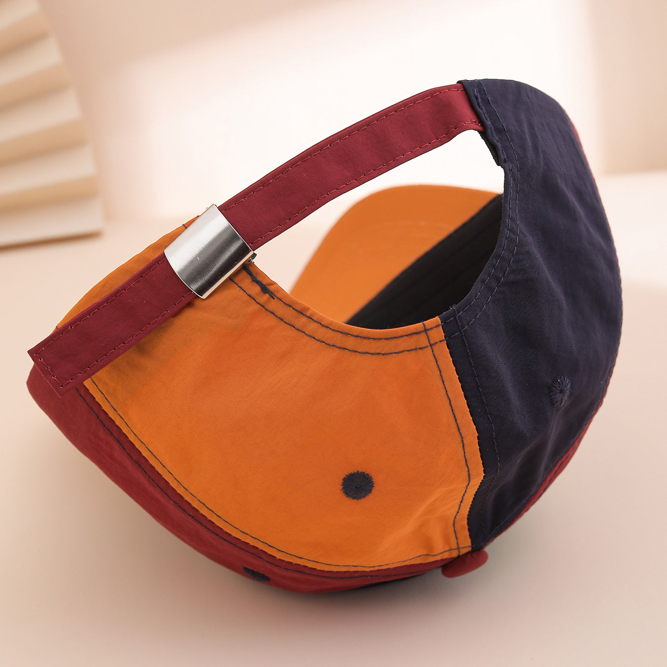 Bouchon de baseball brodé multicolore pour ours à la mode avec des caractéristiques polyvalentes et à séchage rapide