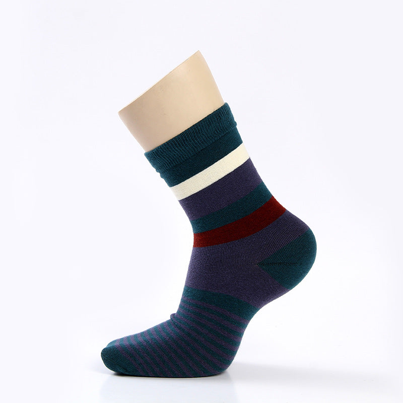 Chaussettes en coton sur le genou avec des rayures coloréesUn élégant automneHiver Mode Essentiel