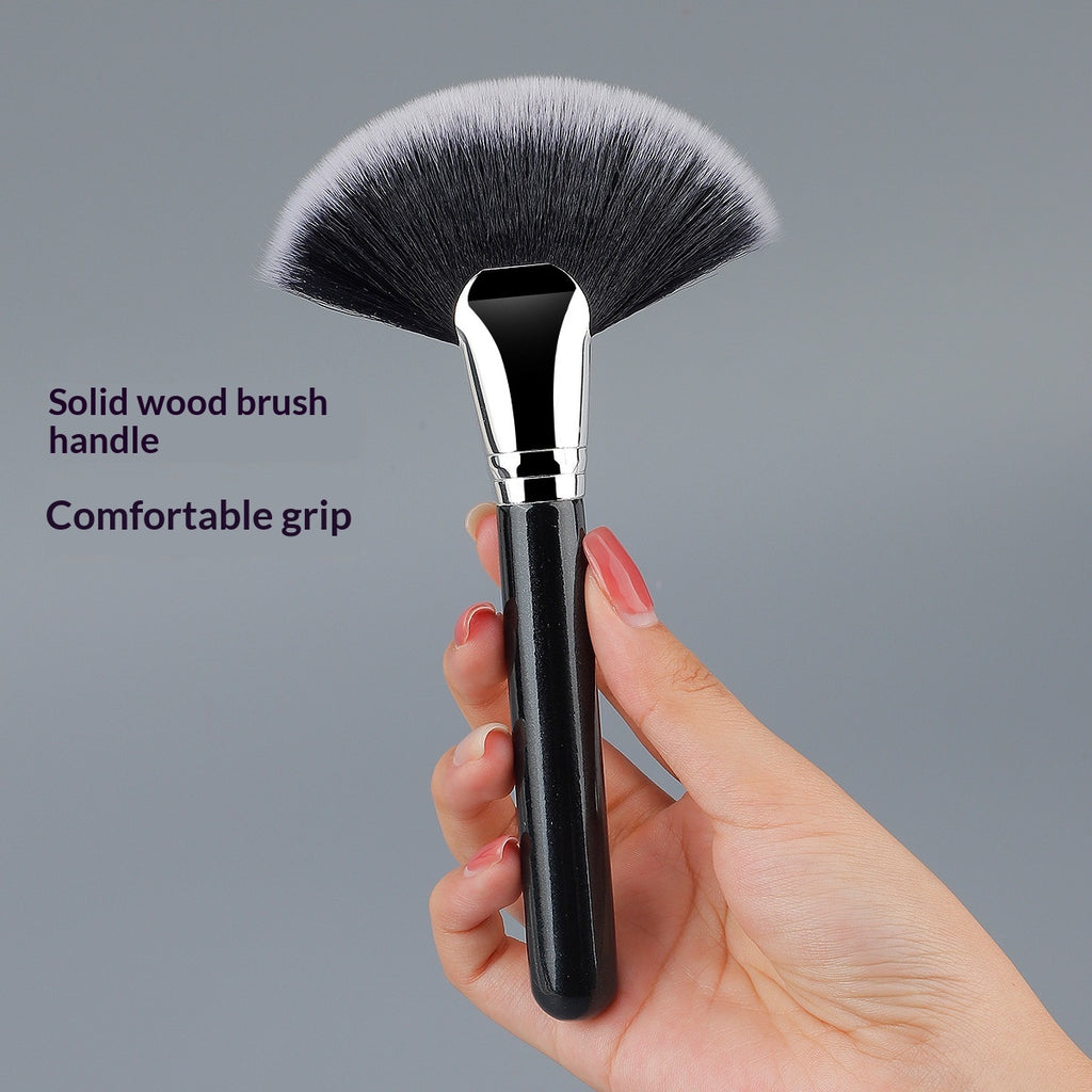 Brosse haute lumière en forme d'éventail avec bristles en fibre fine