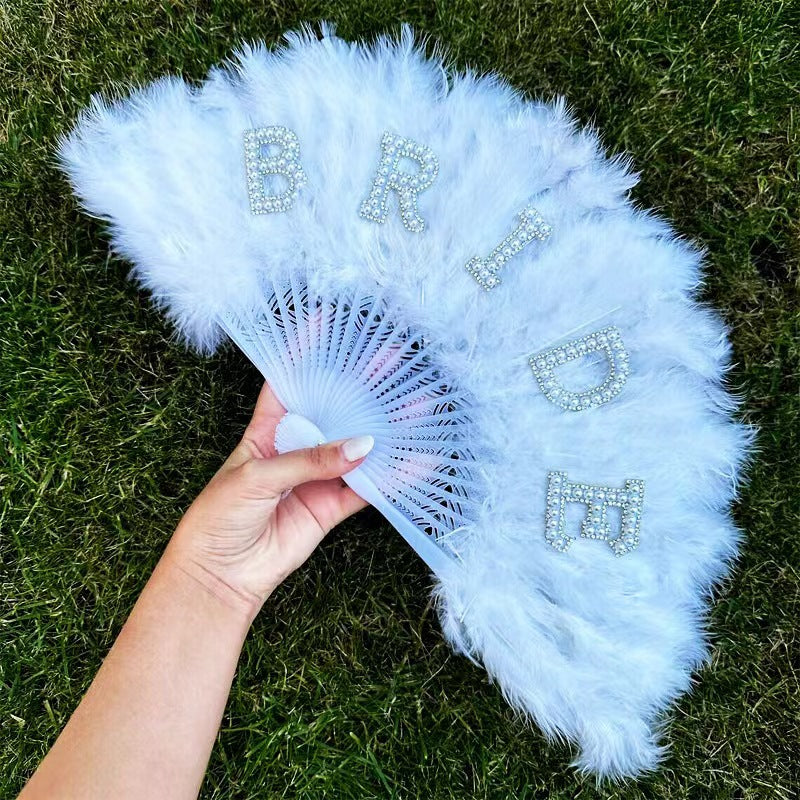 Éventail pliant décoratif en plume de mariée blanche perle