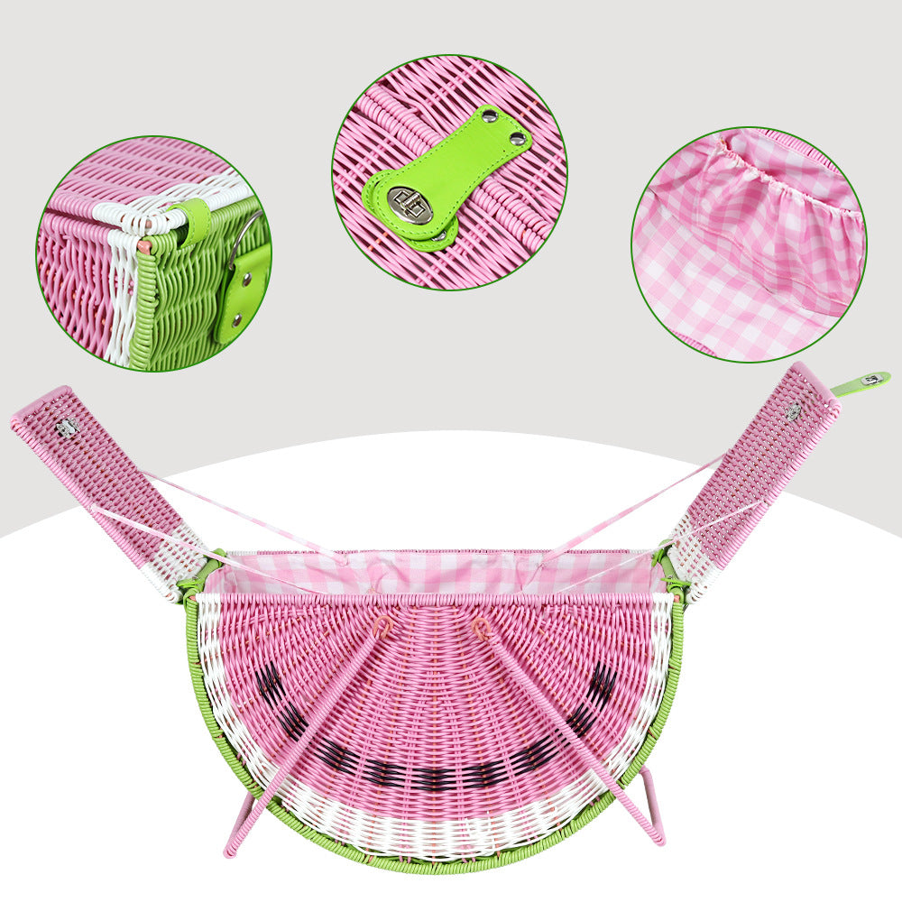 Un panier portatif polyvalent en tissage de rotin