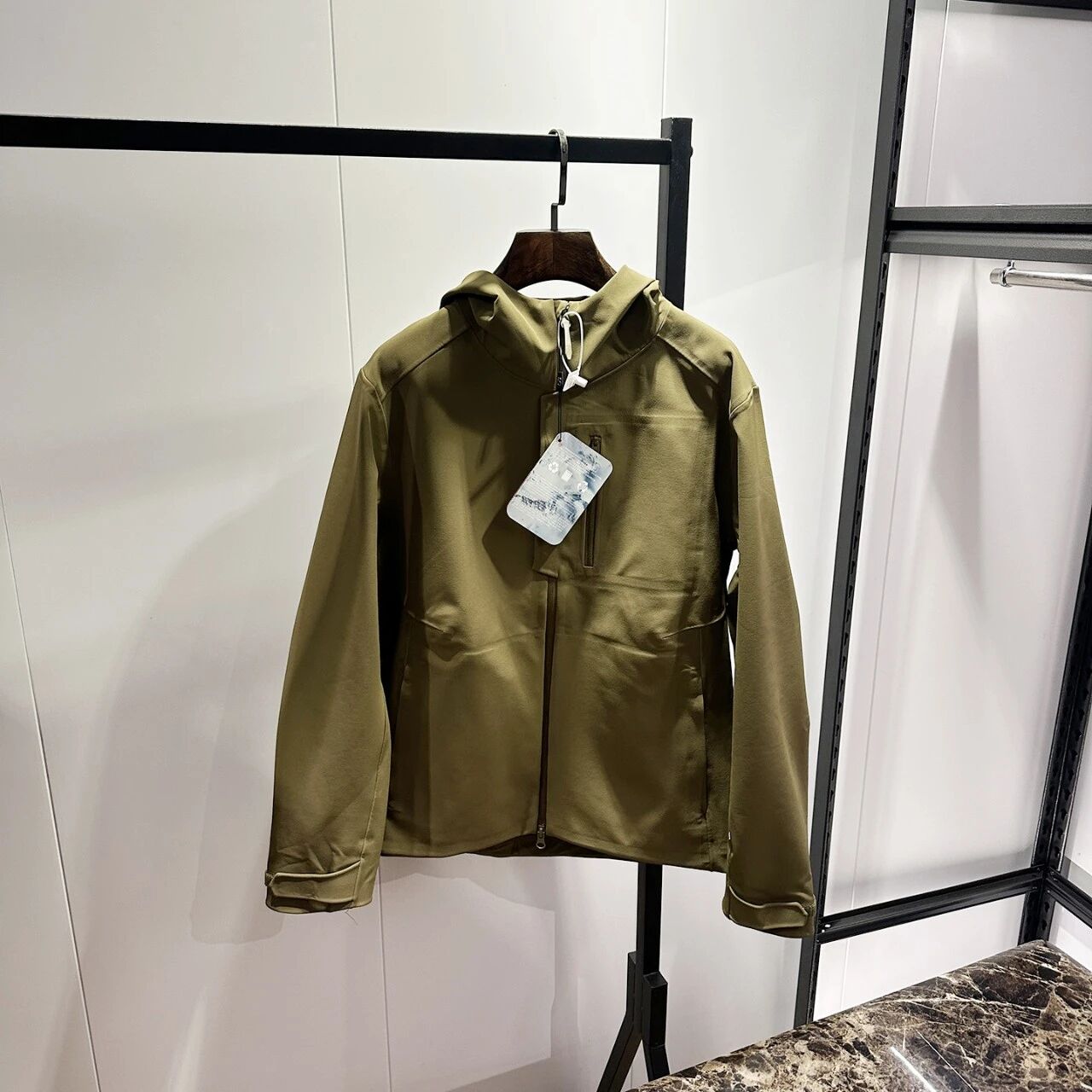 Veste à capuche à capuche avec ruban adhésif pour homme