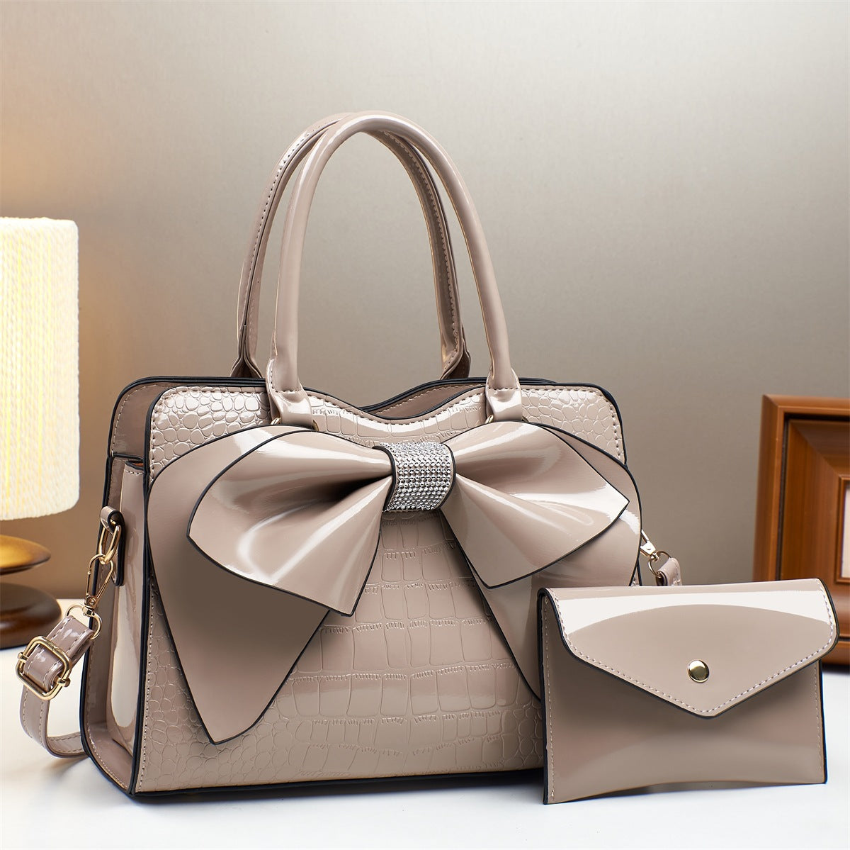 Sac à seau en cuir verni en cuir brillant à l'impression de crocodile