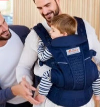 Four-season breathable baby carrier for outdoor travel and walks with your child