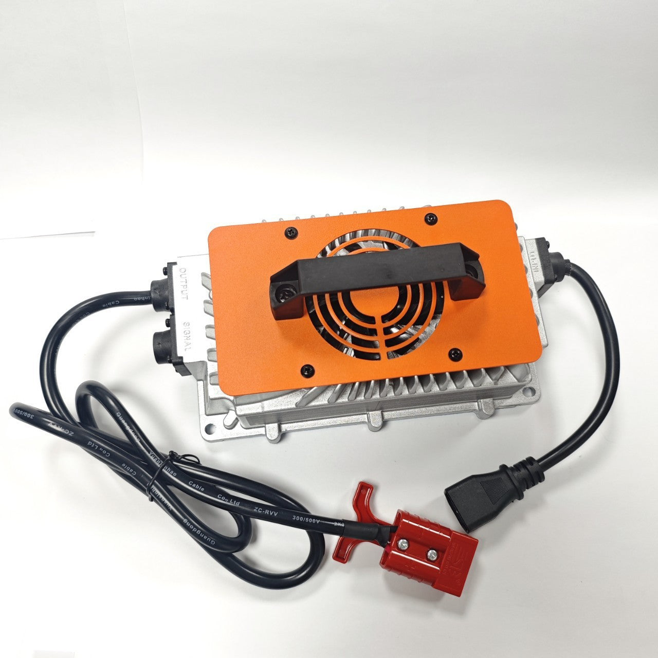 Chargeur portatif étanche universel pour véhicules électriques à usage domestique