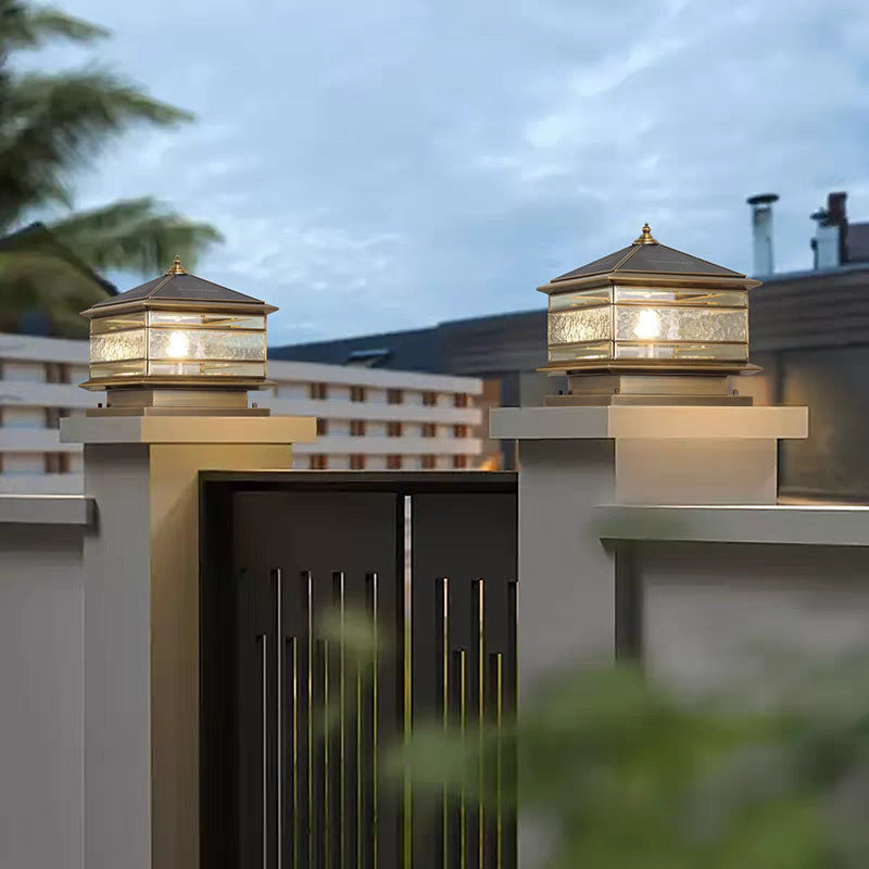Lampe extérieure étanche à l'énergie solaire avec une base de colonnes