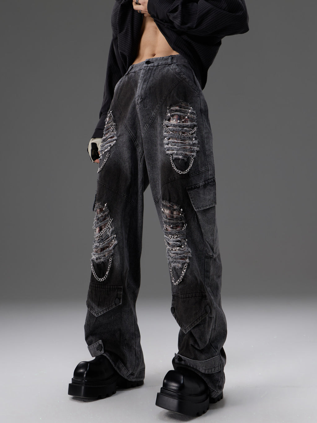 Jeans Denim Détresse Rétro avec des pantalons de travail Pearl and Metal Hardware