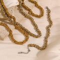 Collier en or assemblé à la main