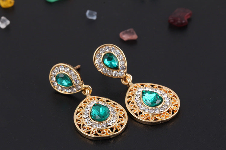 Boucles d'oreilles et ensemble de colliers