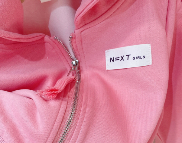 Deux hoodies de sport et de loisirs parents-enfants