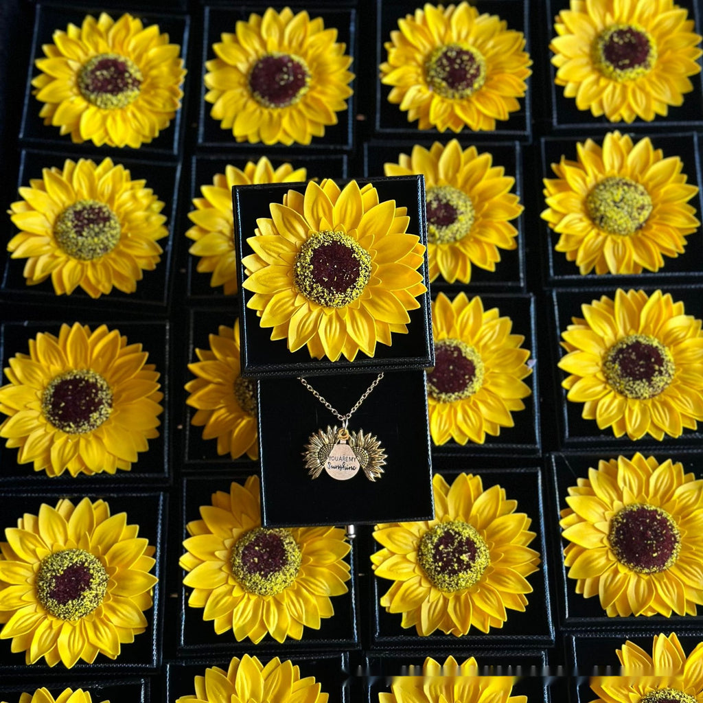 Boîte à bijoux acrylique en collier de tournesol fleur artificielle