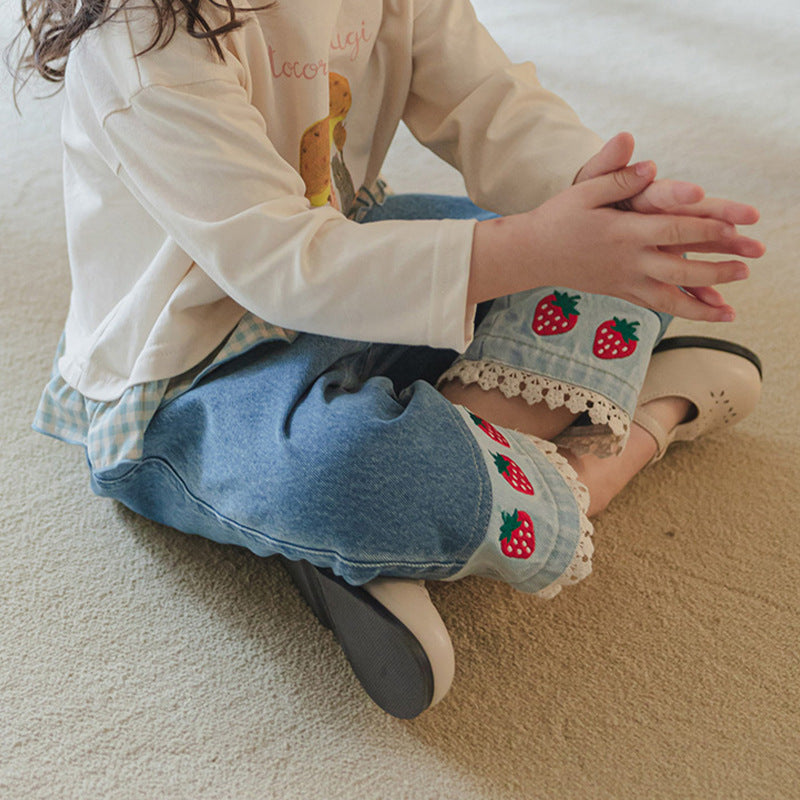 Patchwork en dentelle douce Brodé fraise Jeans occasionnels