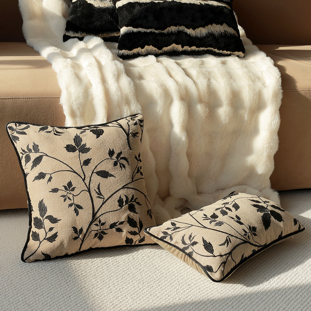 Coussin de canapé moderne de luxe léger au milieu du siècle avec un lit de luxe