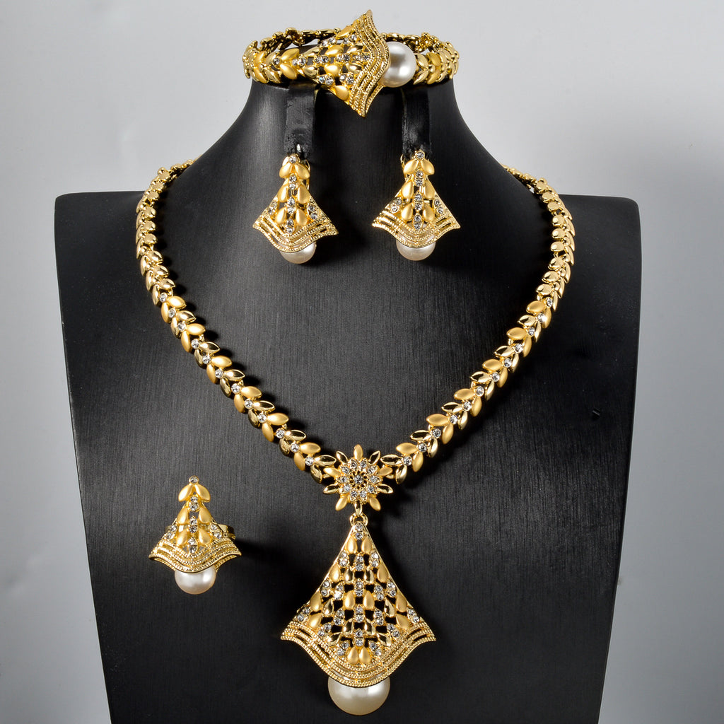 Collier de feuille dorée 18k pour bijoux