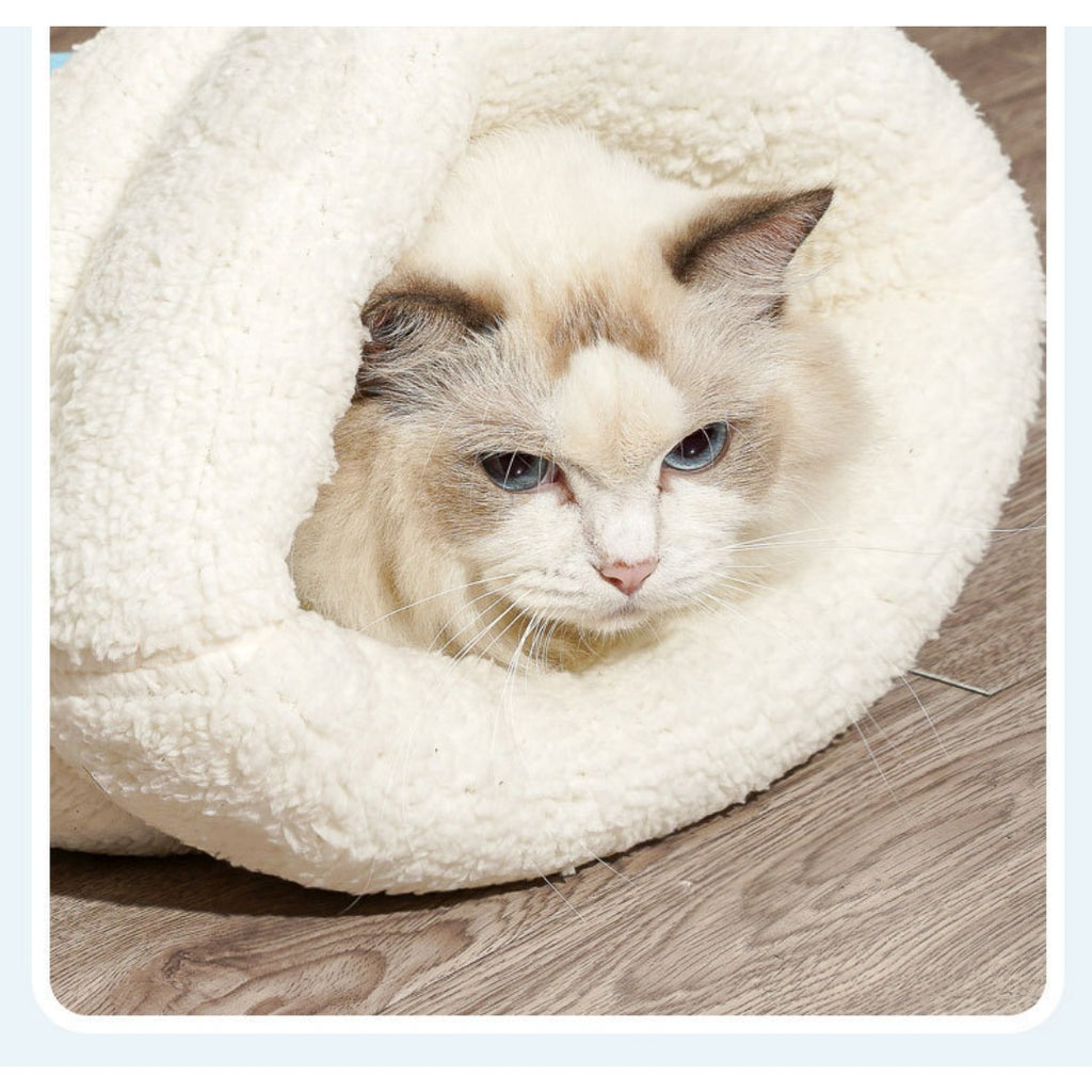 Sac de couchage de chat pour l'automne