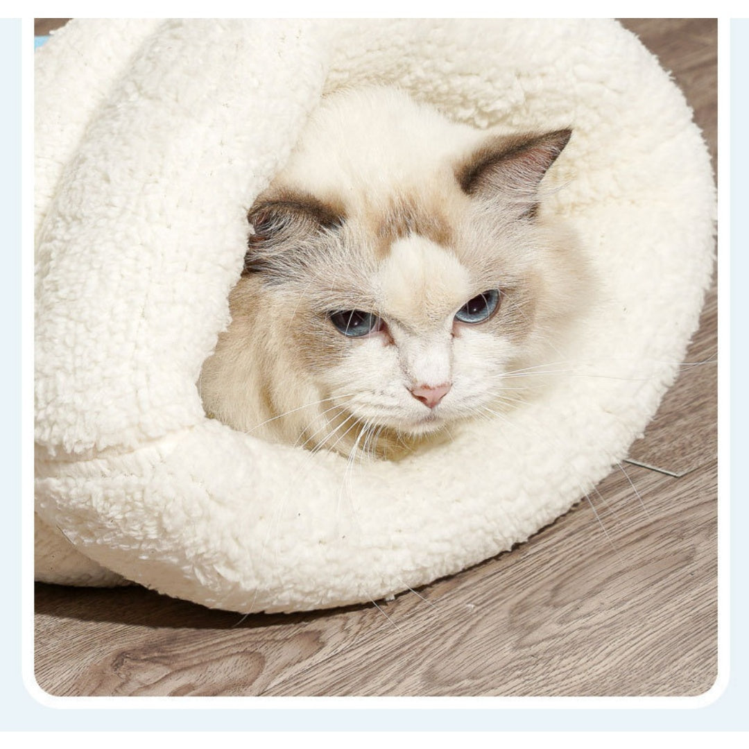 Sac de couchage de chat pour l'automne