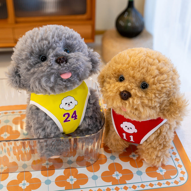 Jouet en peluche de chien en peluche portant un Jersey