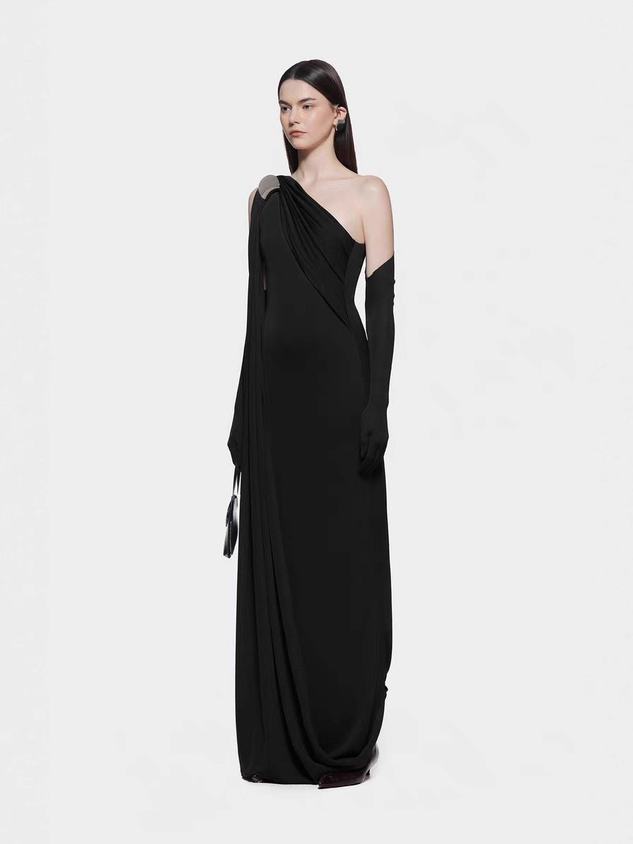 Une épaule drapée Maxi Gown avec des gants assortis