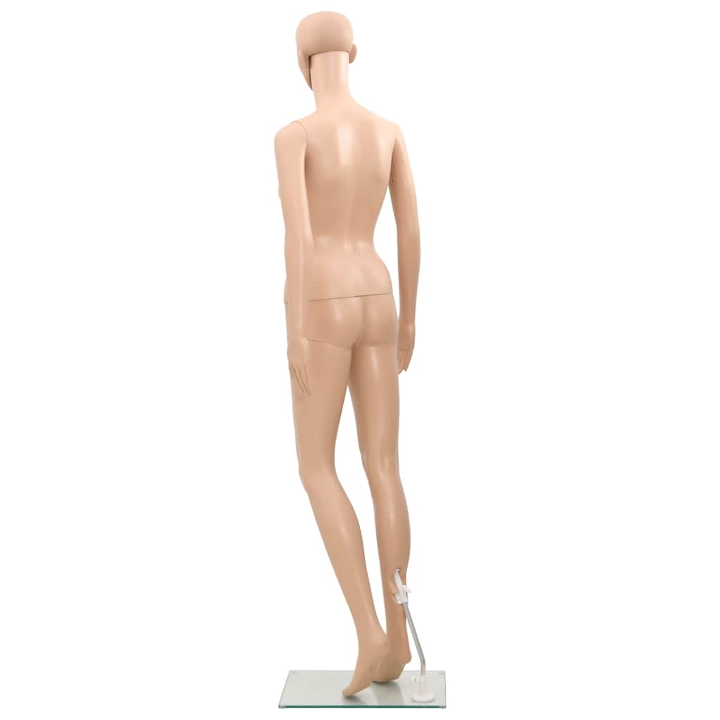 Mannequin femelle Un mannequin masculin A