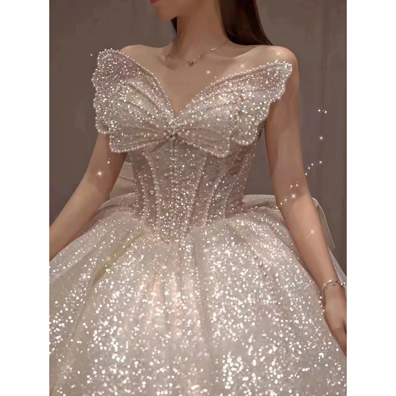 Robe de mariée rétro de l'industrie à une épaule longue traînée