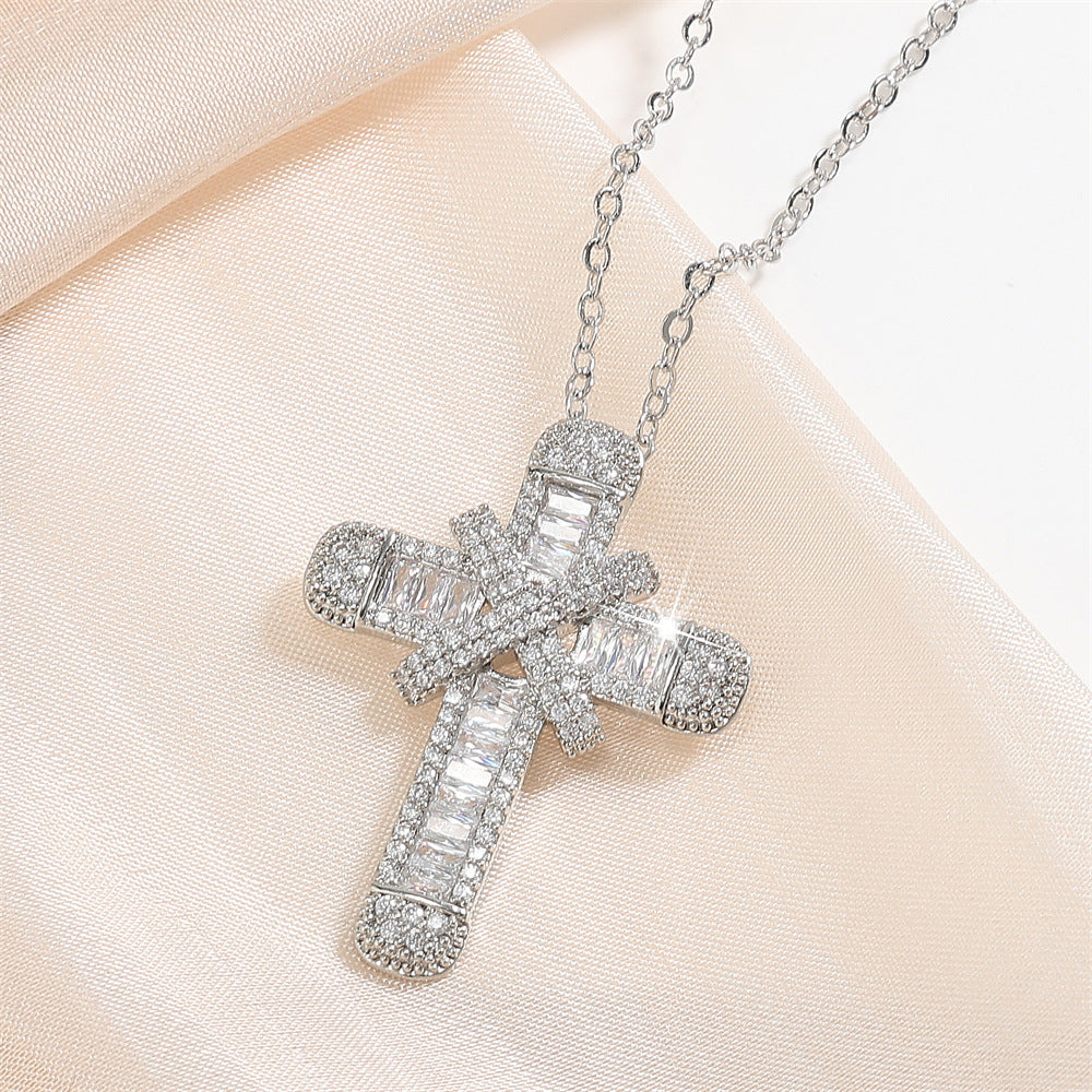 Collier de croix Zircon