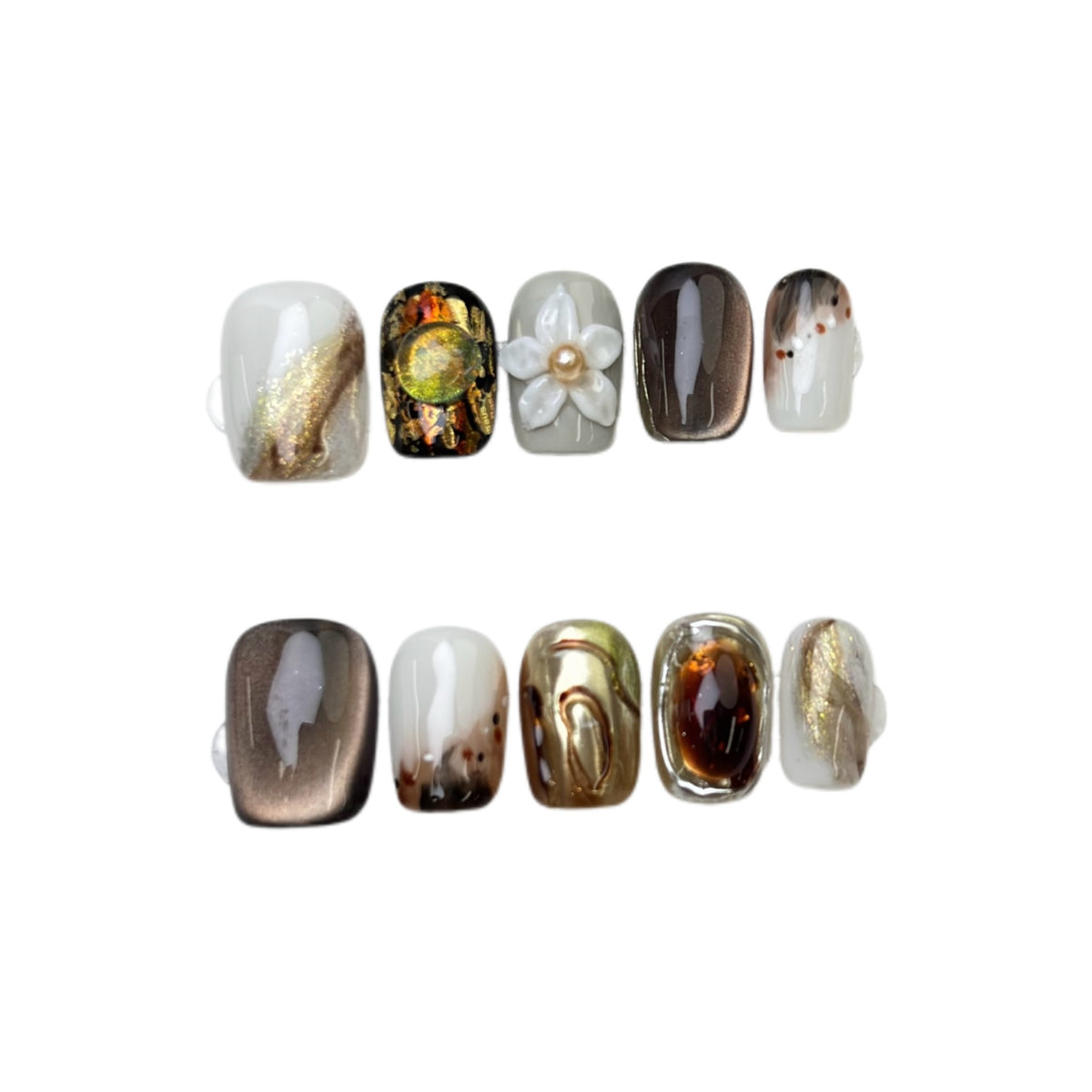 Conseils d'art sur les ongles perforés en 3D faits à la main