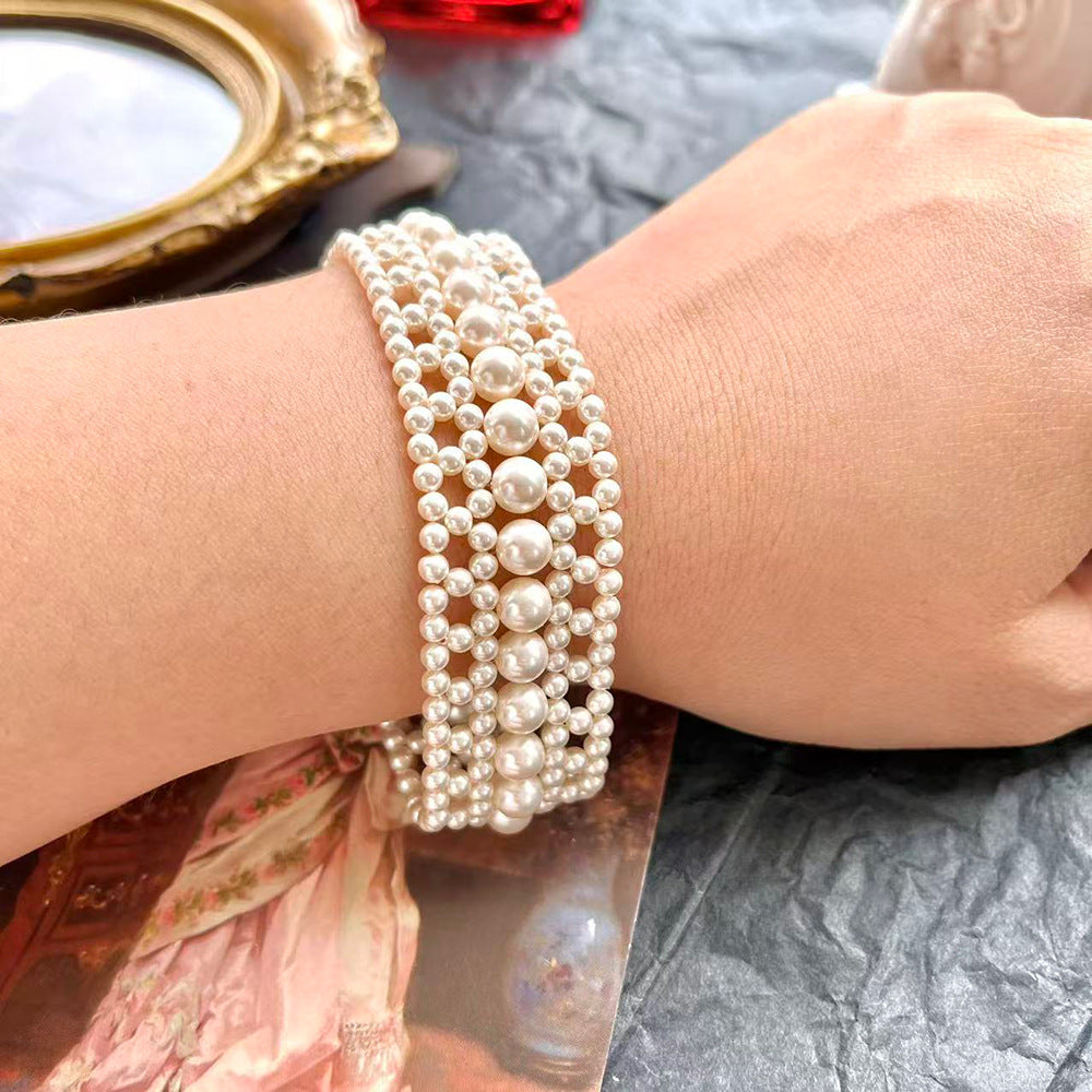 Bracelet et collier en perles light-luxy style français