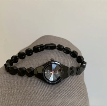 Montre en alliage femme élégante et minimaliste