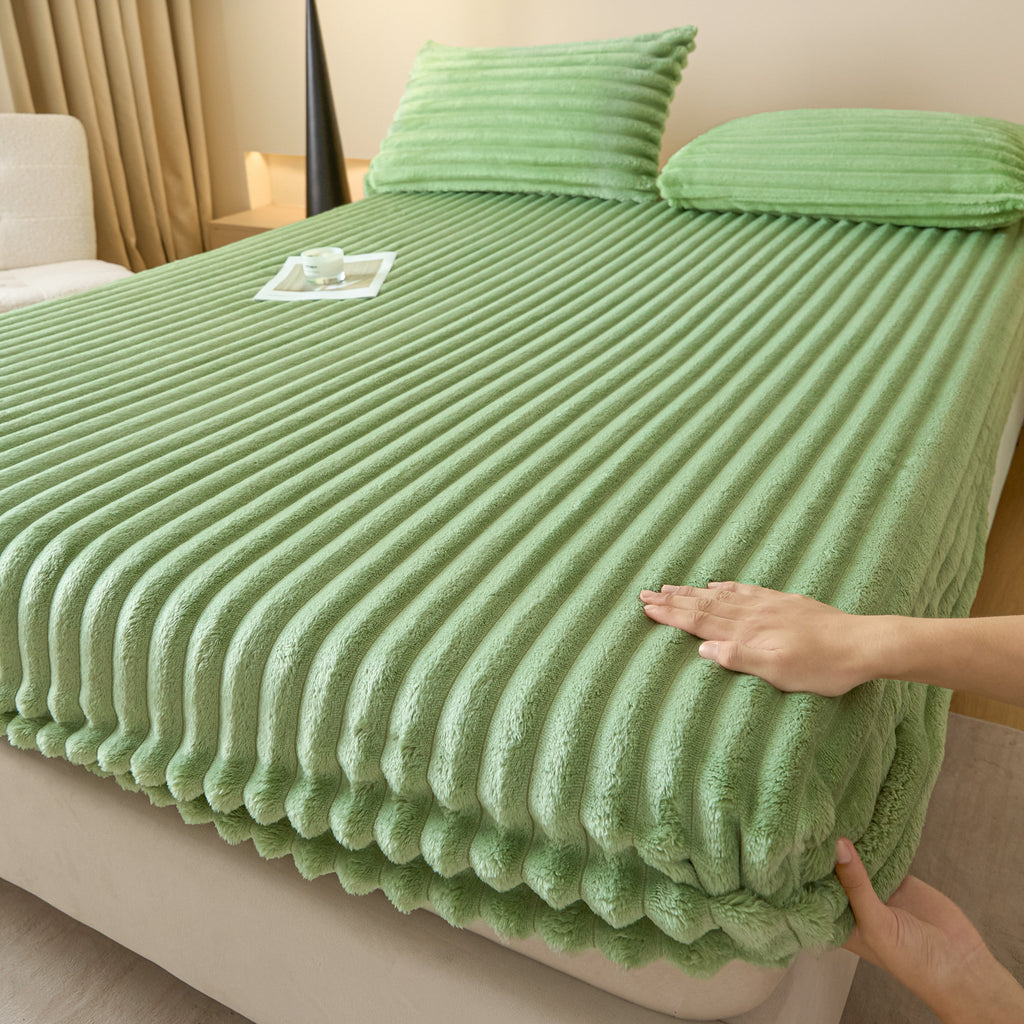 Fleece-lined bed sheet