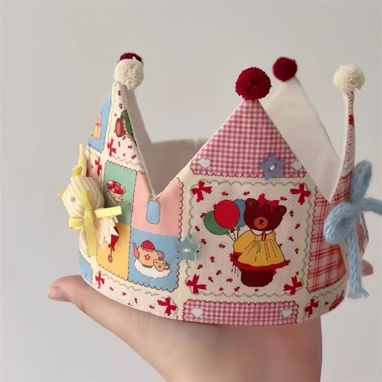 Belle couronne d'anniversaire de Bow Little Bear fait main
