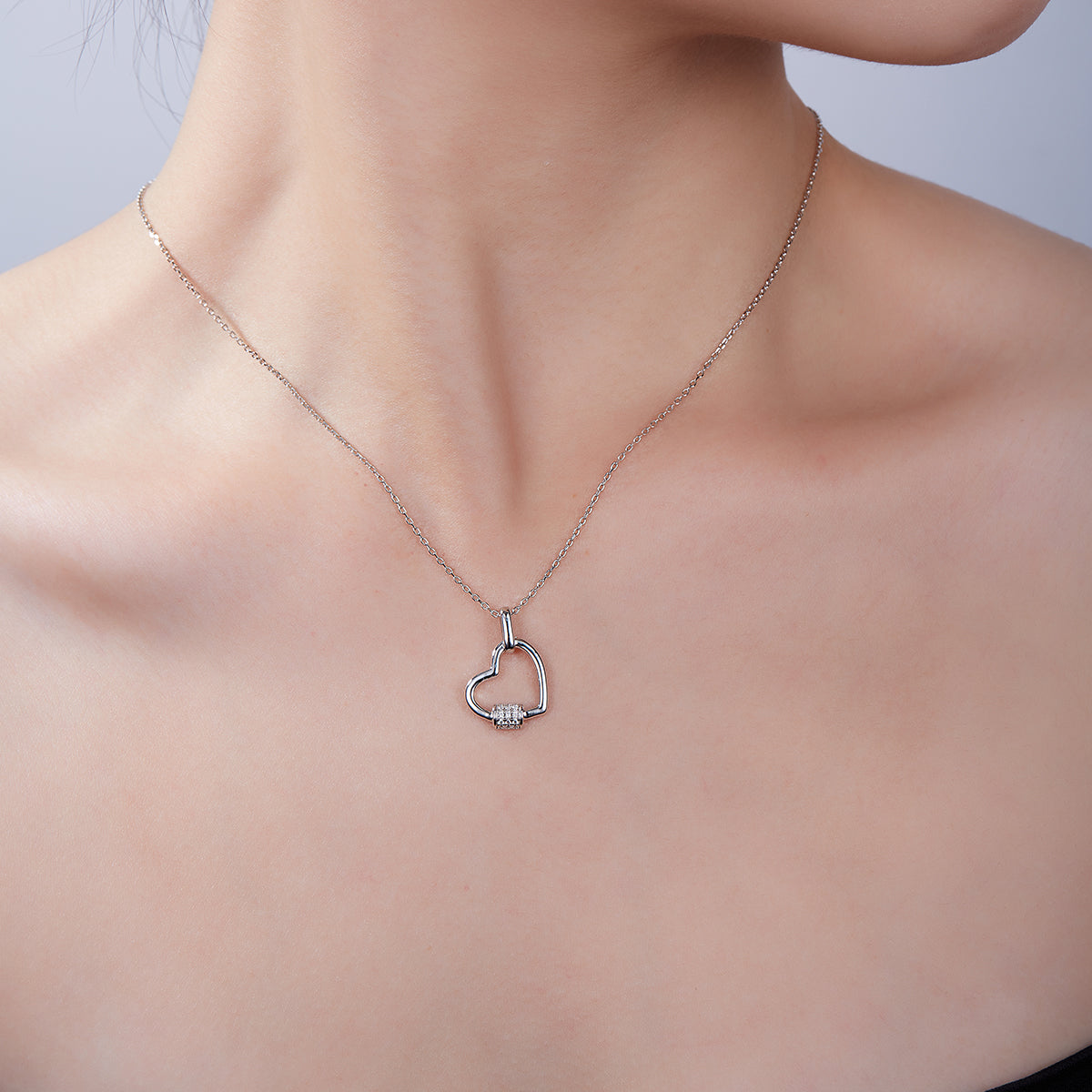 3.3g S925 Collier de coeur en argent sterling 45cm 15 Pierre Moissanite Pave Bar Pendentif avec GR