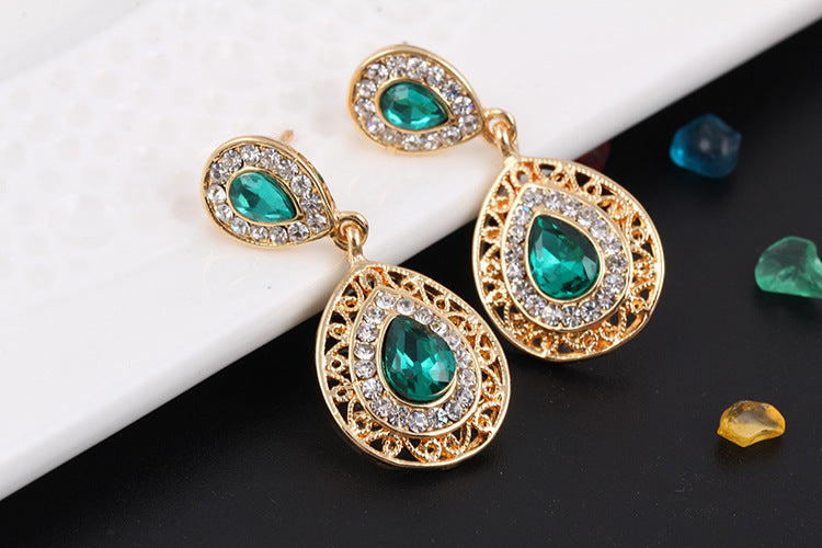 Boucles d'oreilles et ensemble de colliers