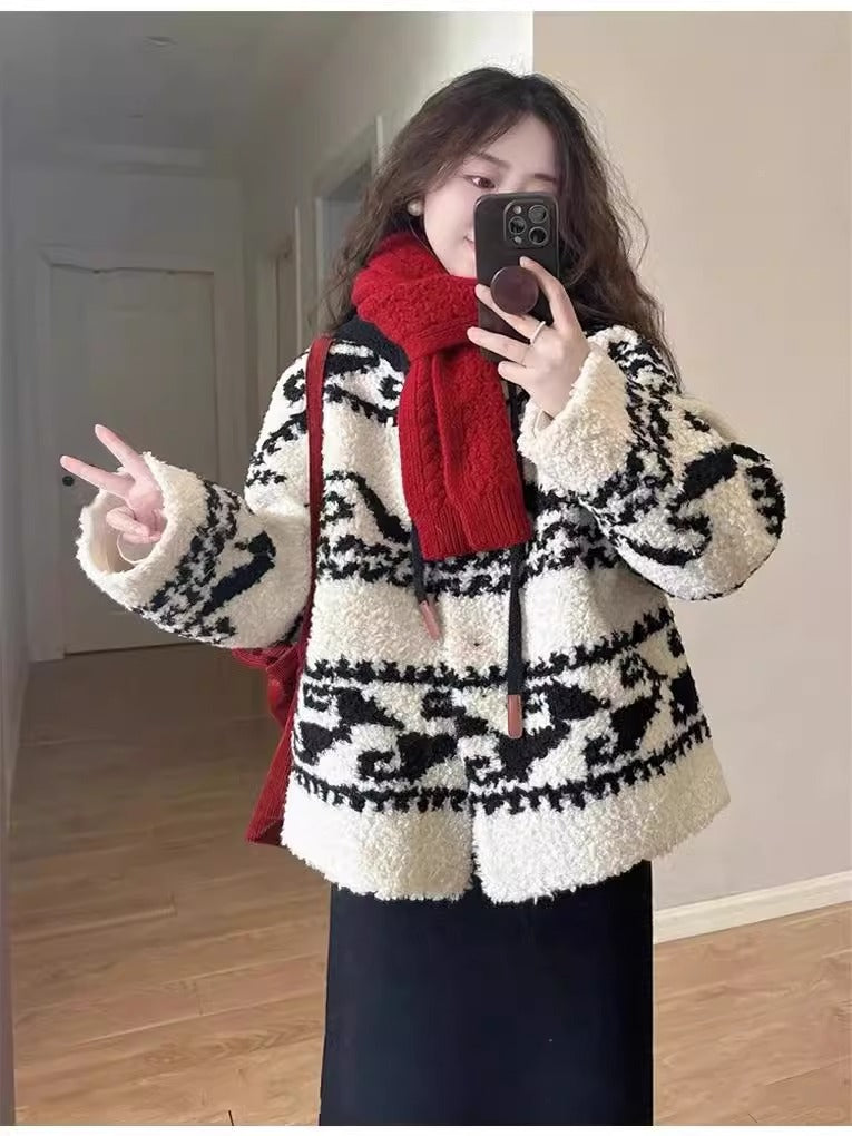 Laine d'agneau manteau pour les femmes exceptionnellement stupéfiant