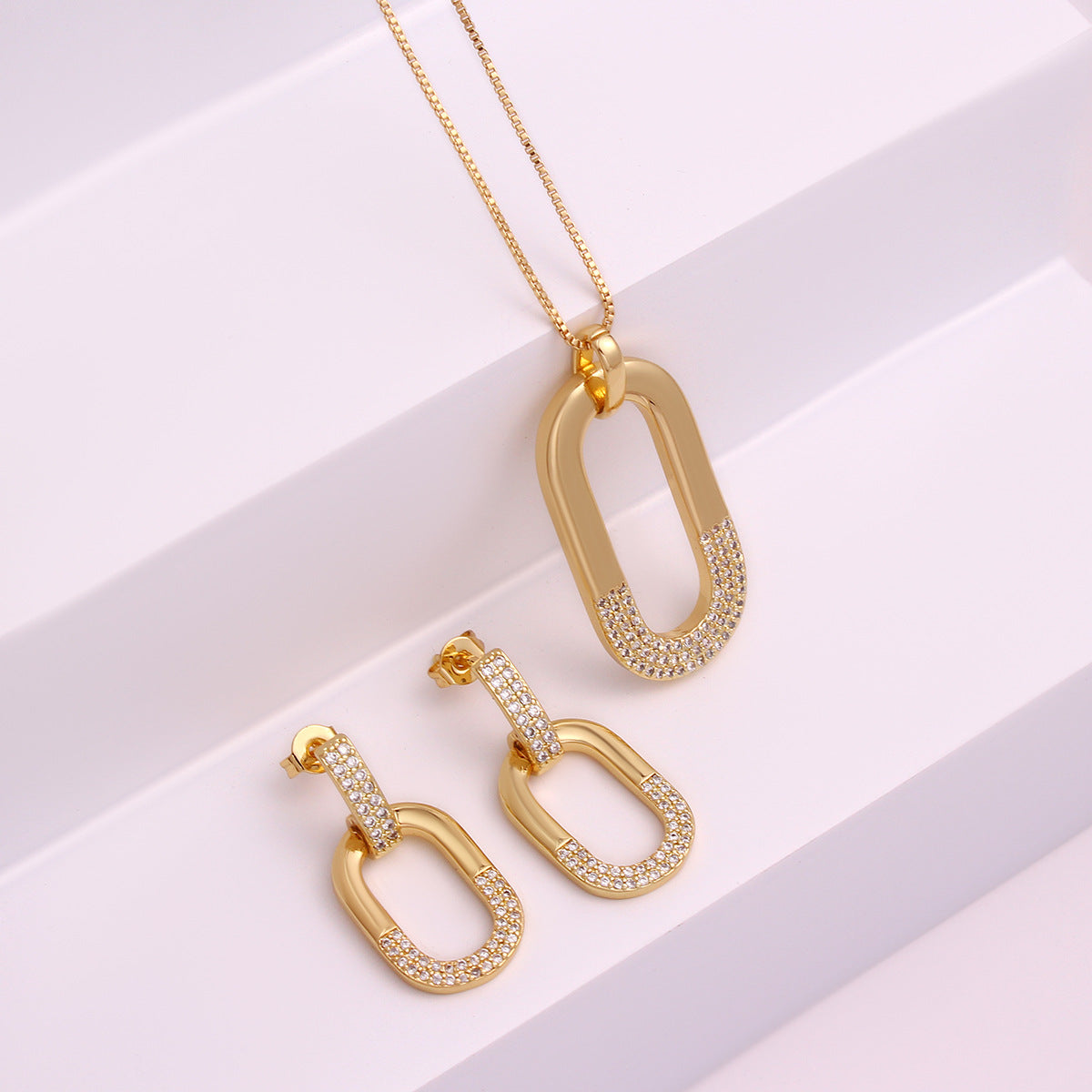 Collier d'oreille Zircon incrusté ovale