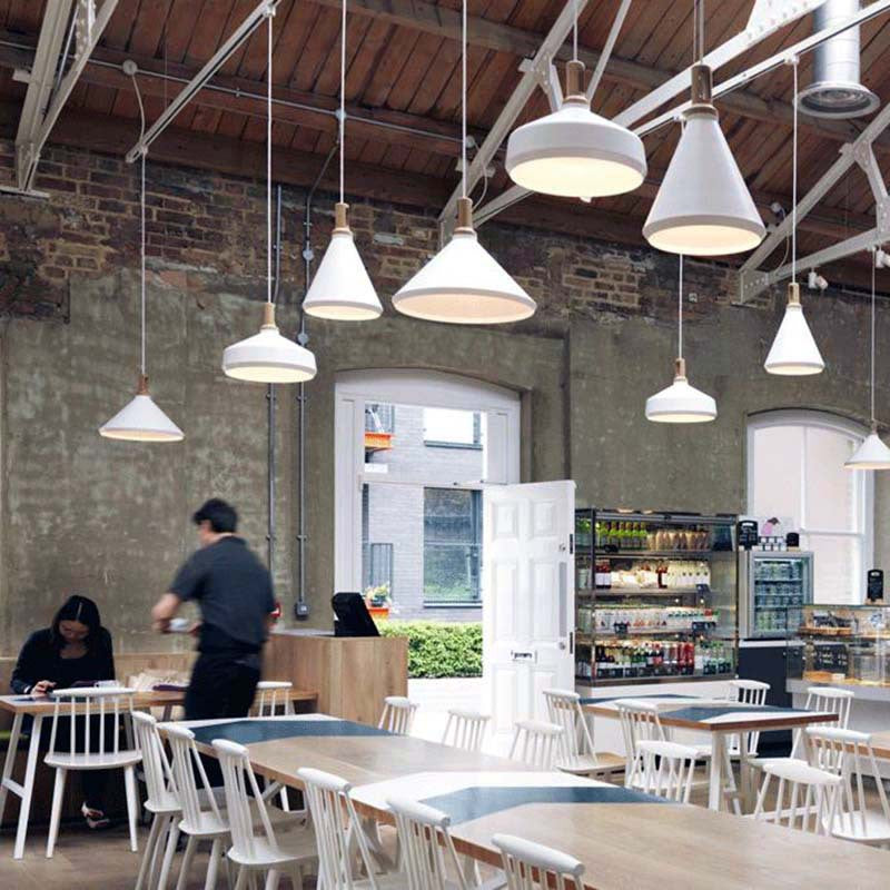 Restaurant de style nordique Bar Aisle Chandelier