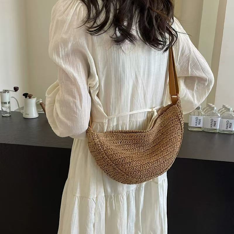 Tissé à la main Seaside Casual Getaway Relaxed Vibe Dumpling-style Woven Waist Bag