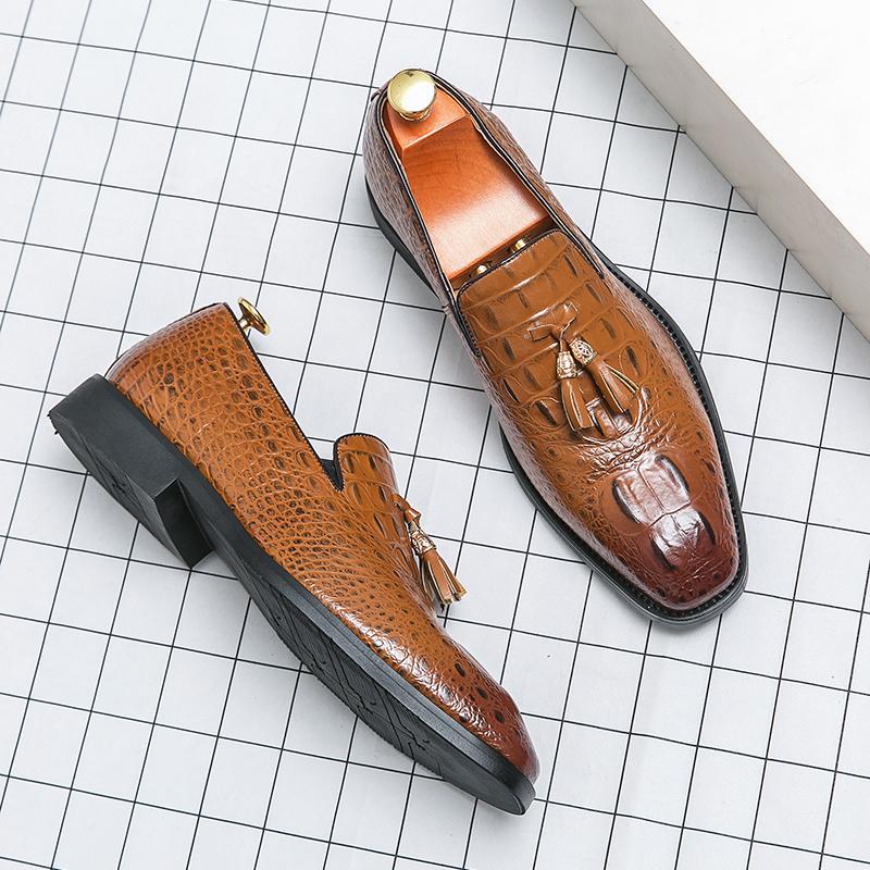 Hommes modèle coréen Crocodile-pattern Embossed Tassel Chaussures en cuir