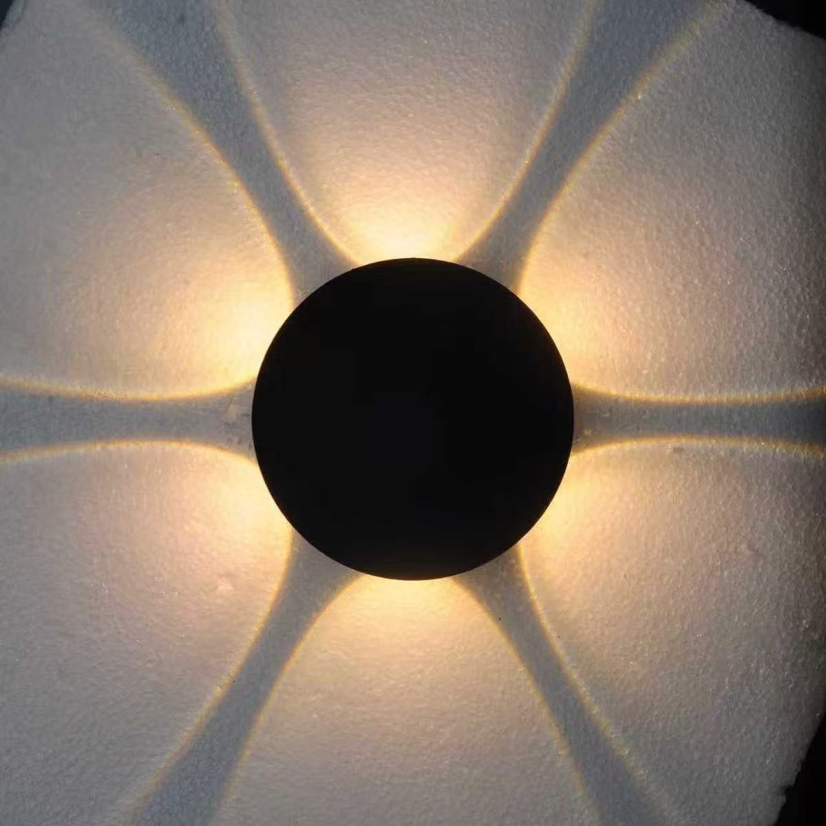 Lampe à détecteur de mouvement en forme de fleur