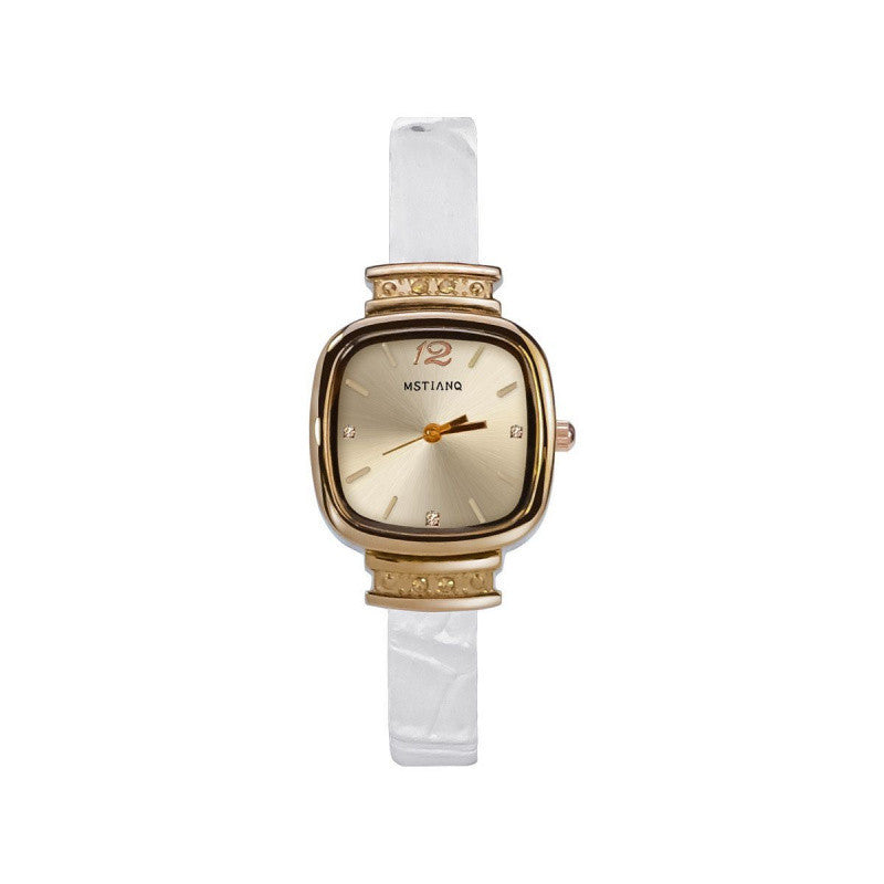 Montre femme de style rétro avec un design minimaliste Petite Square
