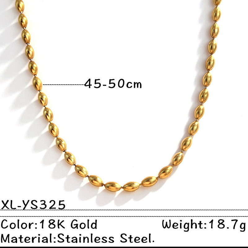 Collier en acier inoxydable européen et américain léger luxe avec un design de chaîne haut de gamme