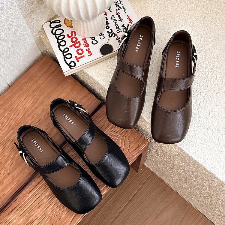 Chaussures de grand-mère carré en cuir doux