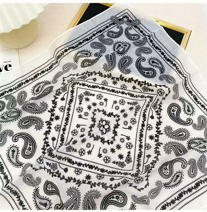Écharpe de soie florale fraîche et délicate de style coréen